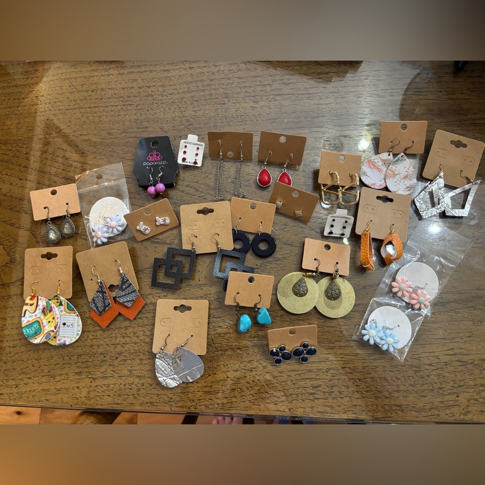 💚Assorted Fashion Earrings Set